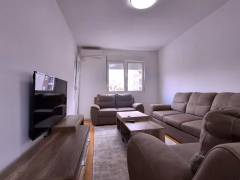 Rent, apartment, 47m², Stari Aerodrom, Podgorica