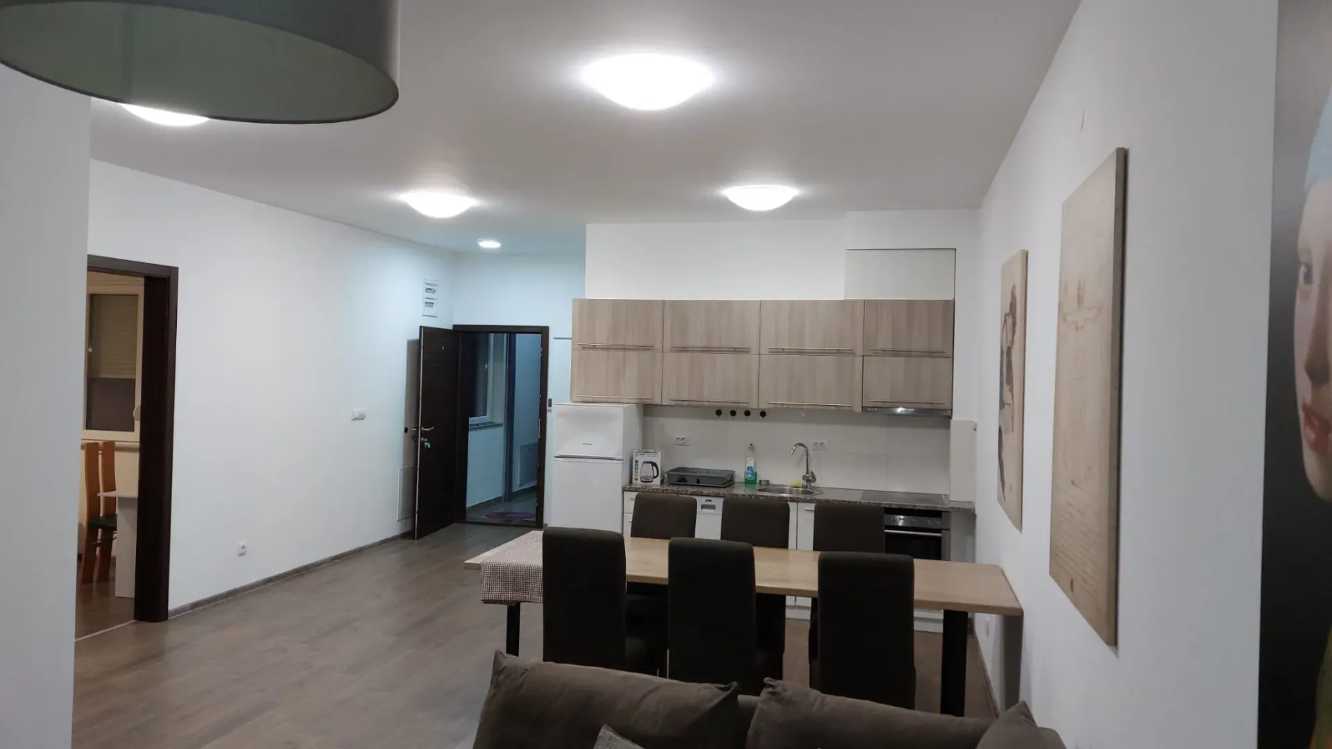Izdavanje, trosoban stan, 80m², Centar, Loznica