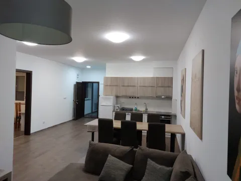 Izdavanje, trosoban stan, 80m², Centar, Loznica - image 11