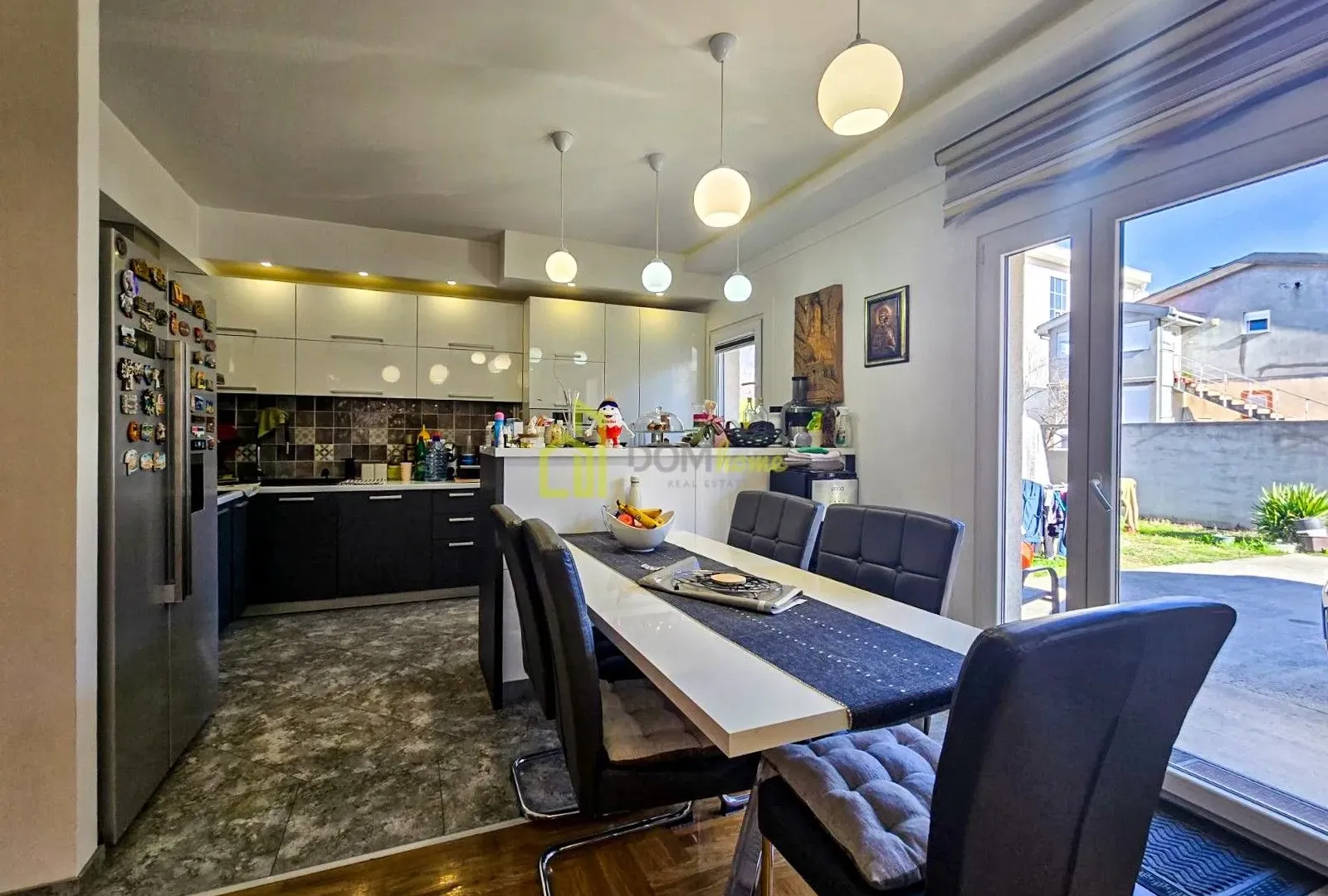 Sale, house, 216m², Blok 6, Podgorica