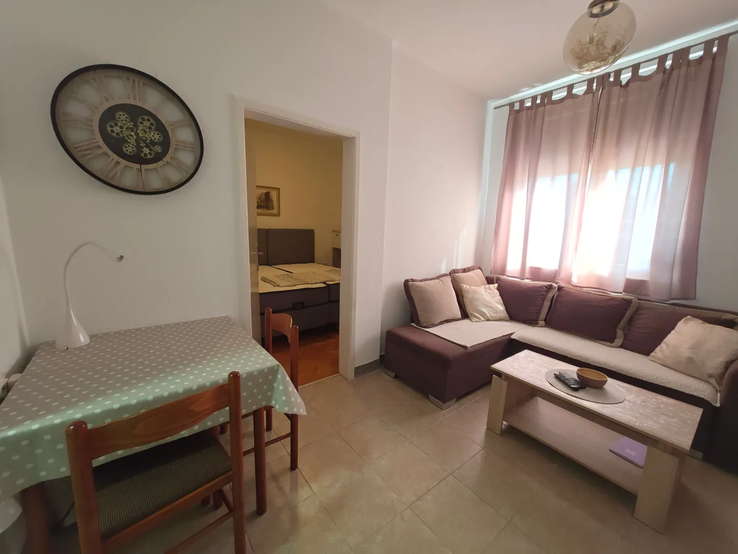 Izdavanje, jednosoban stan, 27m², Centar, Cetinje
