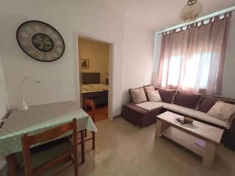 Izdavanje, jednosoban stan, 27m², Centar, Cetinje - image 2