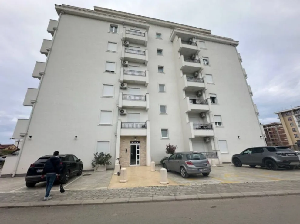 Sale, two bedroom apartment, 64m², Ilino, Bar