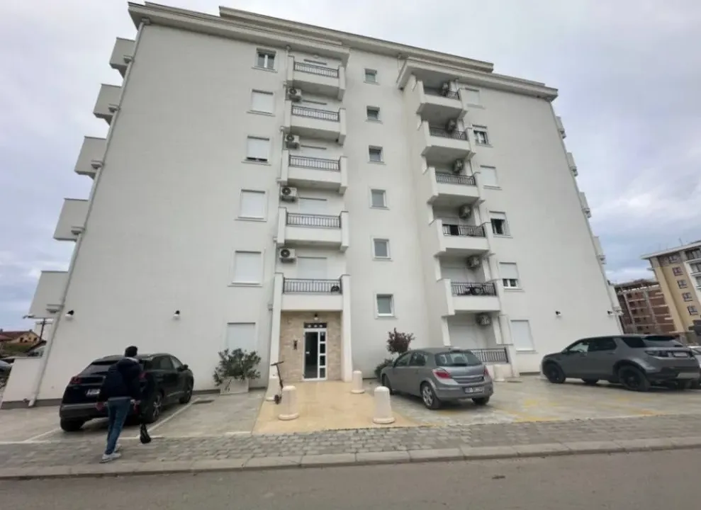 Prodaja, dvosoban stan, 64m², Ilino, Bar