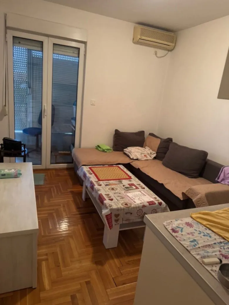 Izdavanje, jednosoban stan, 35m², Stari Aerodrom, Podgorica