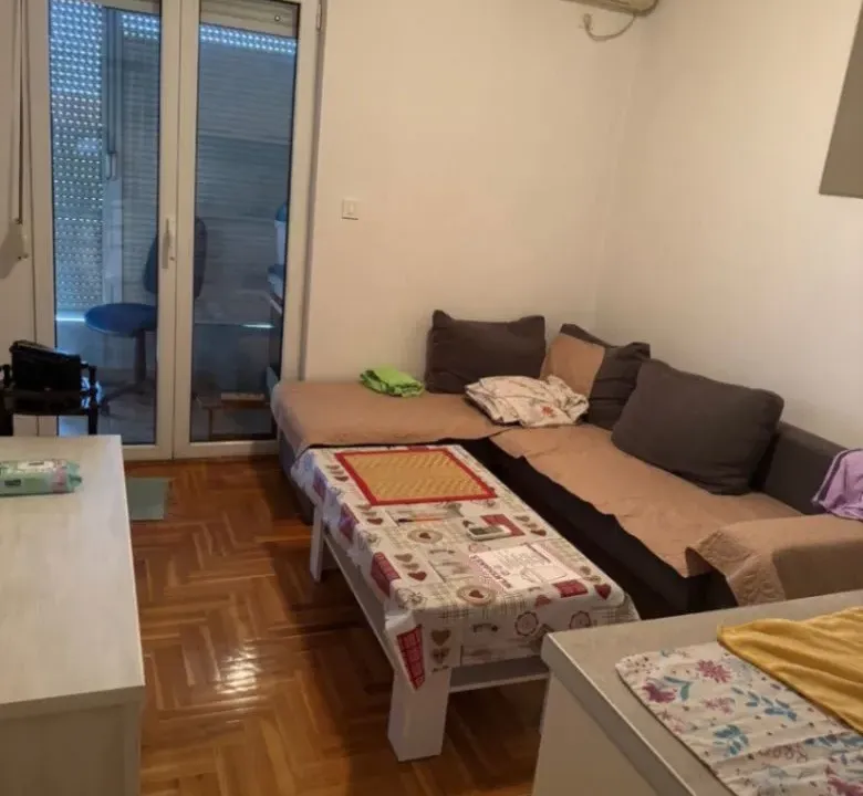 Izdavanje, jednosoban stan, 35m², Stari Aerodrom, Podgorica