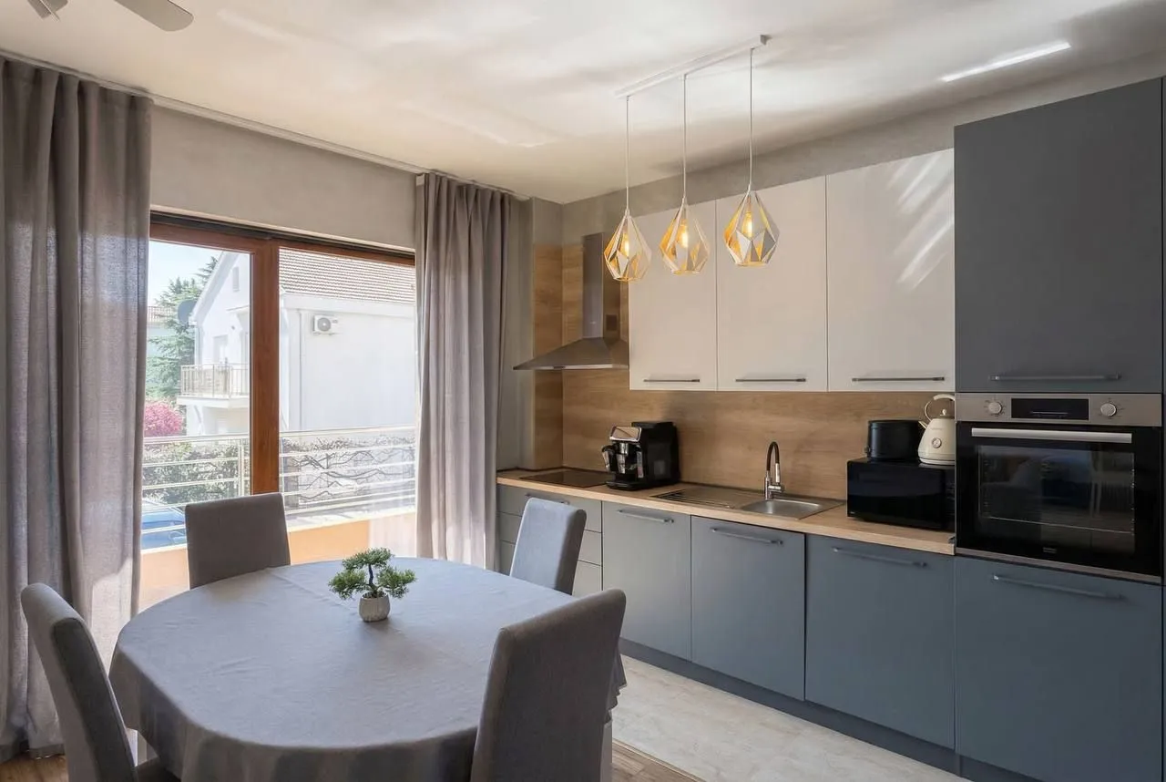 Rent, three bedroom apartment, 85m², Velji Vinogradi, Budva