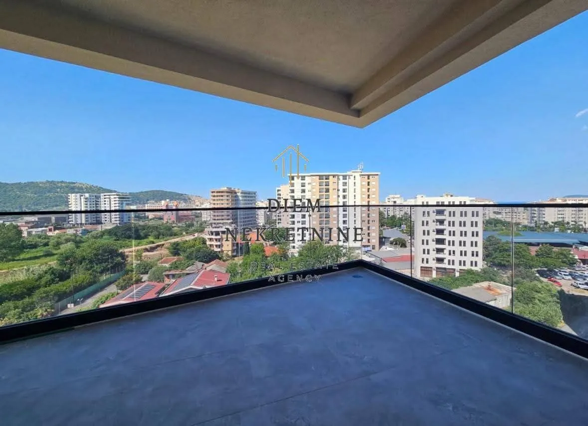 Sale, two bedroom apartment, 80m², Centar, Bar