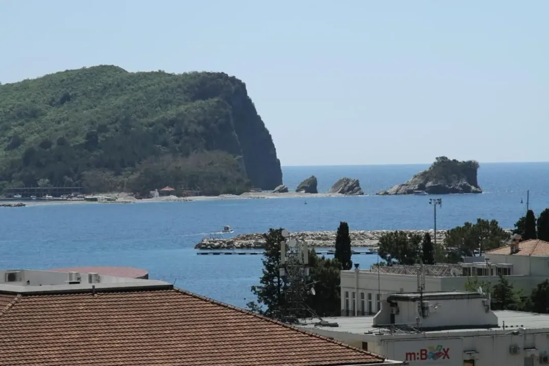 Rent, two bedroom apartment, 58m², Centar, Budva
