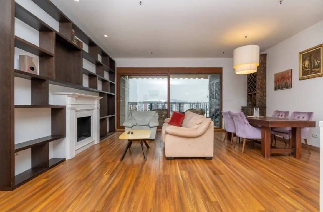 Izdavanje, trosoban stan, 118m², Preko Morače, Podgorica