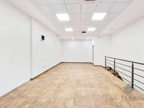 Rent, office space, 251m², Tološka šuma, Podgorica