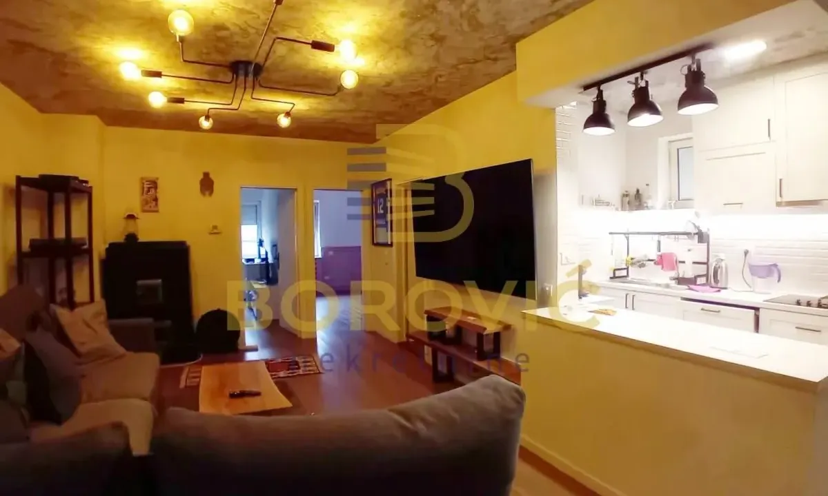 Izdavanje, četvorosoban stan, 100m², Autokomanda, Voždovac Sve Podlokacije