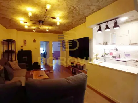 Izdavanje, četvorosoban stan, 100m², Autokomanda, Voždovac Sve Podlokacije