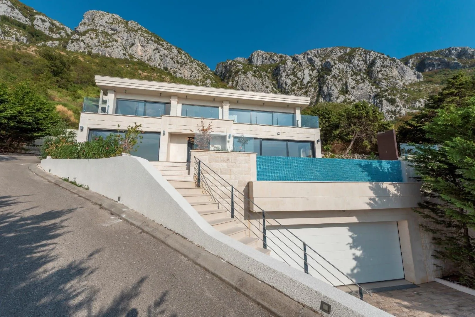 Sale, house, 327m², Tudorovići, Budva