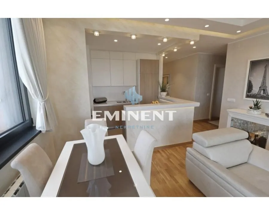 Rent, four bedroom apartment, 91m², Savski Venac, Beograd