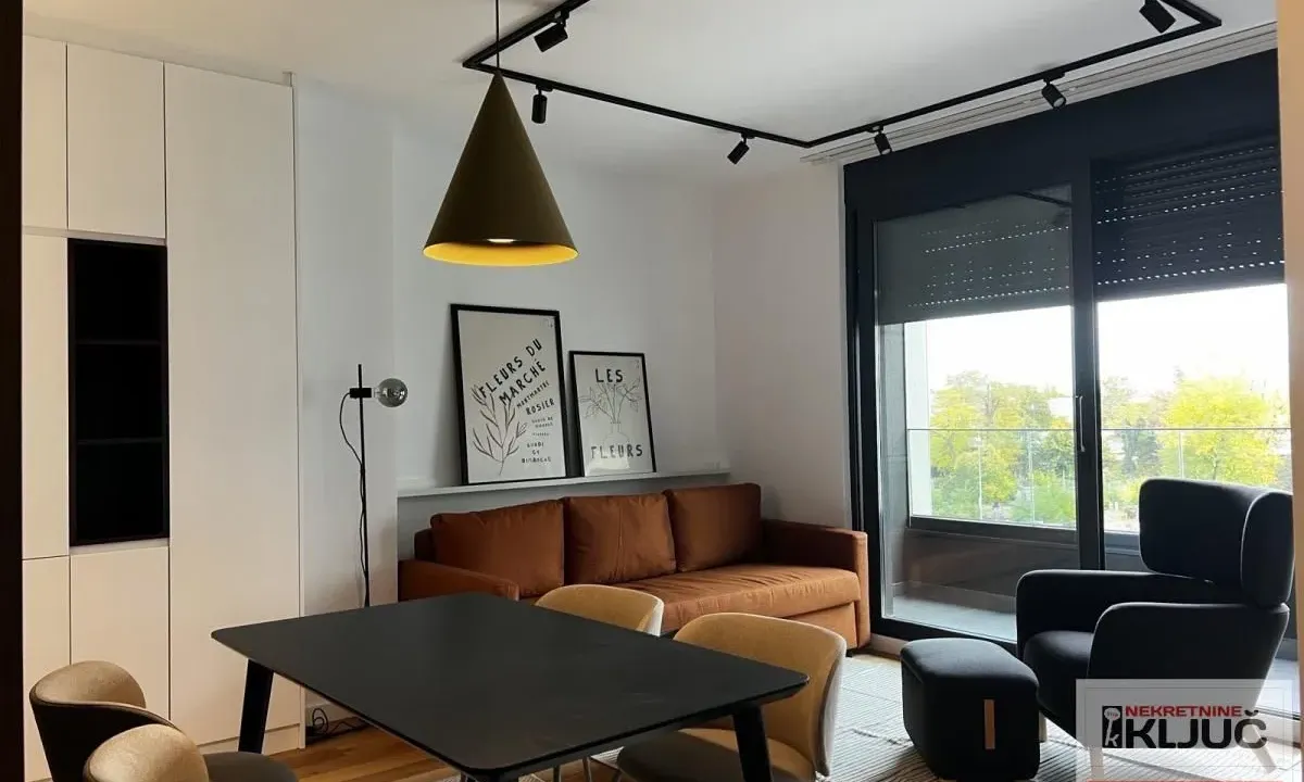 Izdavanje, jednosoban stan, 44m², Sajmište, Novi Sad