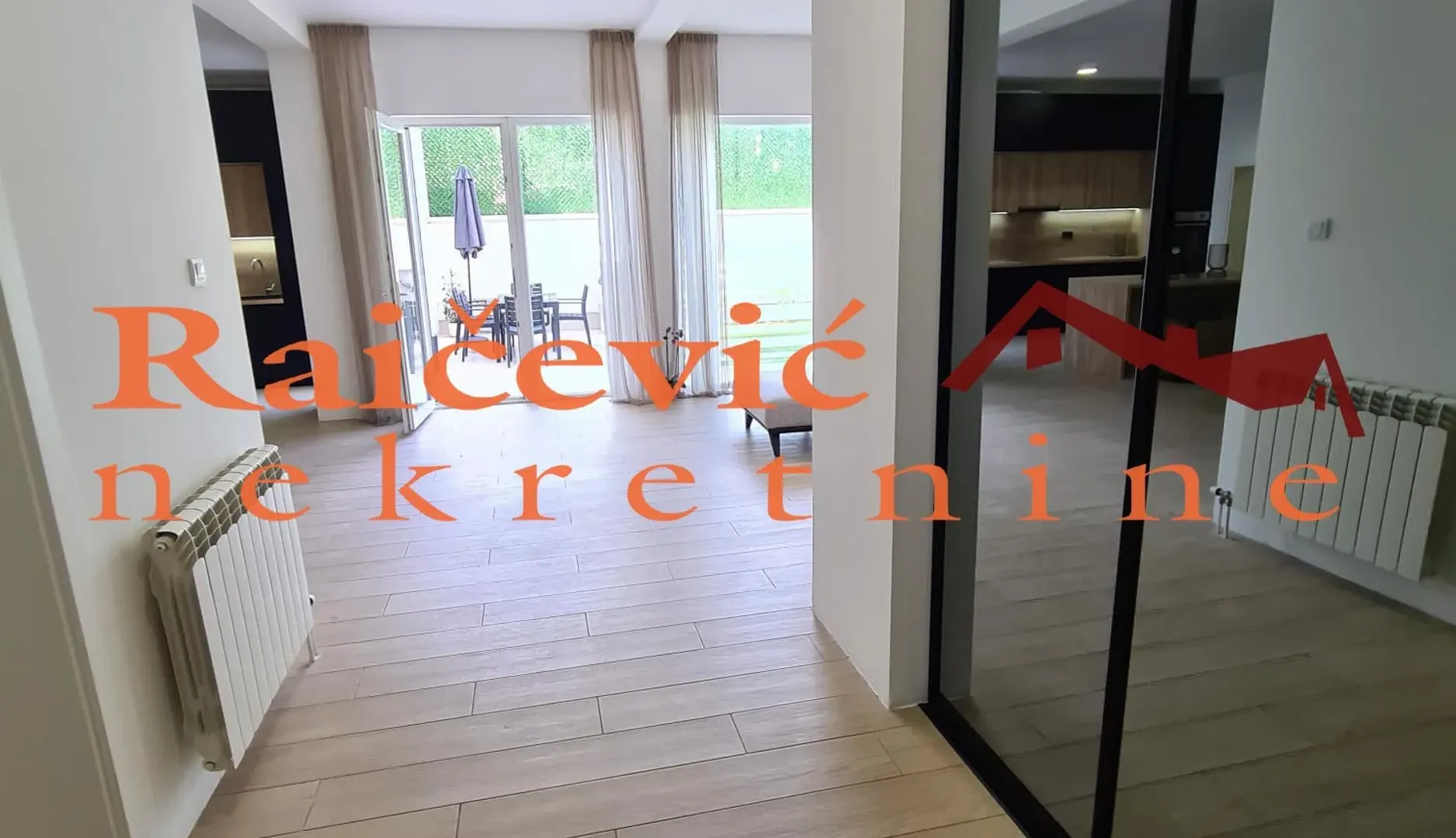 Prodaja, četvorosoban stan, 180m², Savski Venac, Beograd