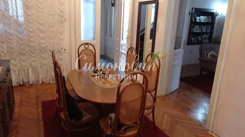 Prodaja, stan, 214m², Zemun Centar, Zemun Sve Podlokacije