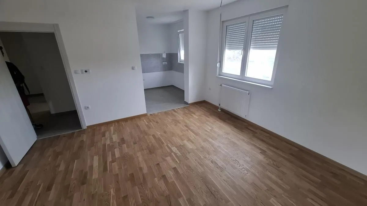 Izdavanje, trosoban stan, 75m², Petrovaradin, Novi Sad