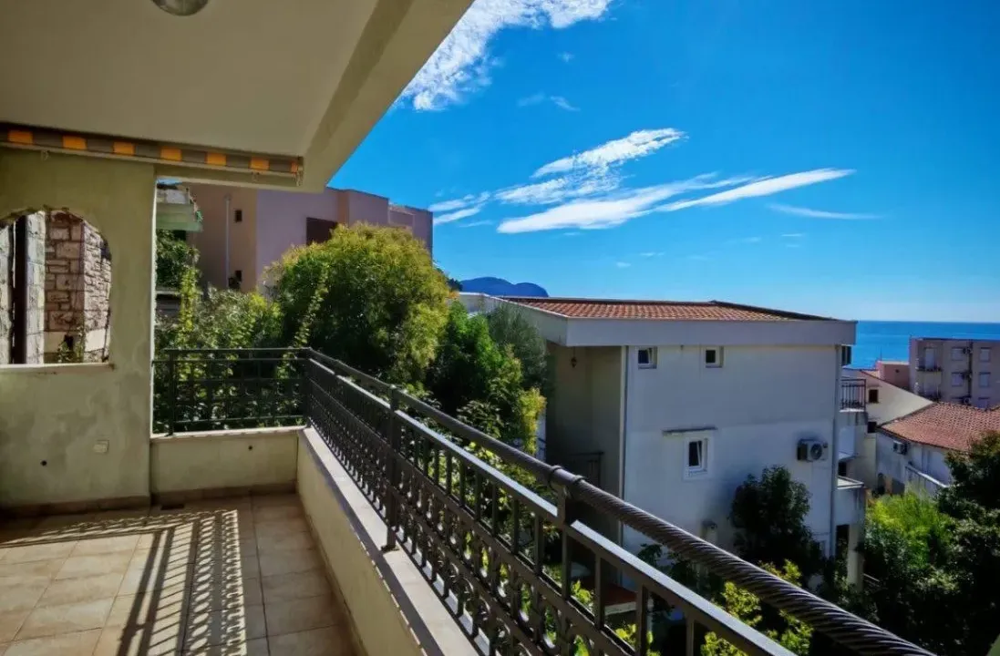 Sale, two bedroom apartment, 85m², Petrovac, Budva