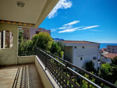 Sale, two bedroom apartment, 85m², Petrovac, Budva - image 1
