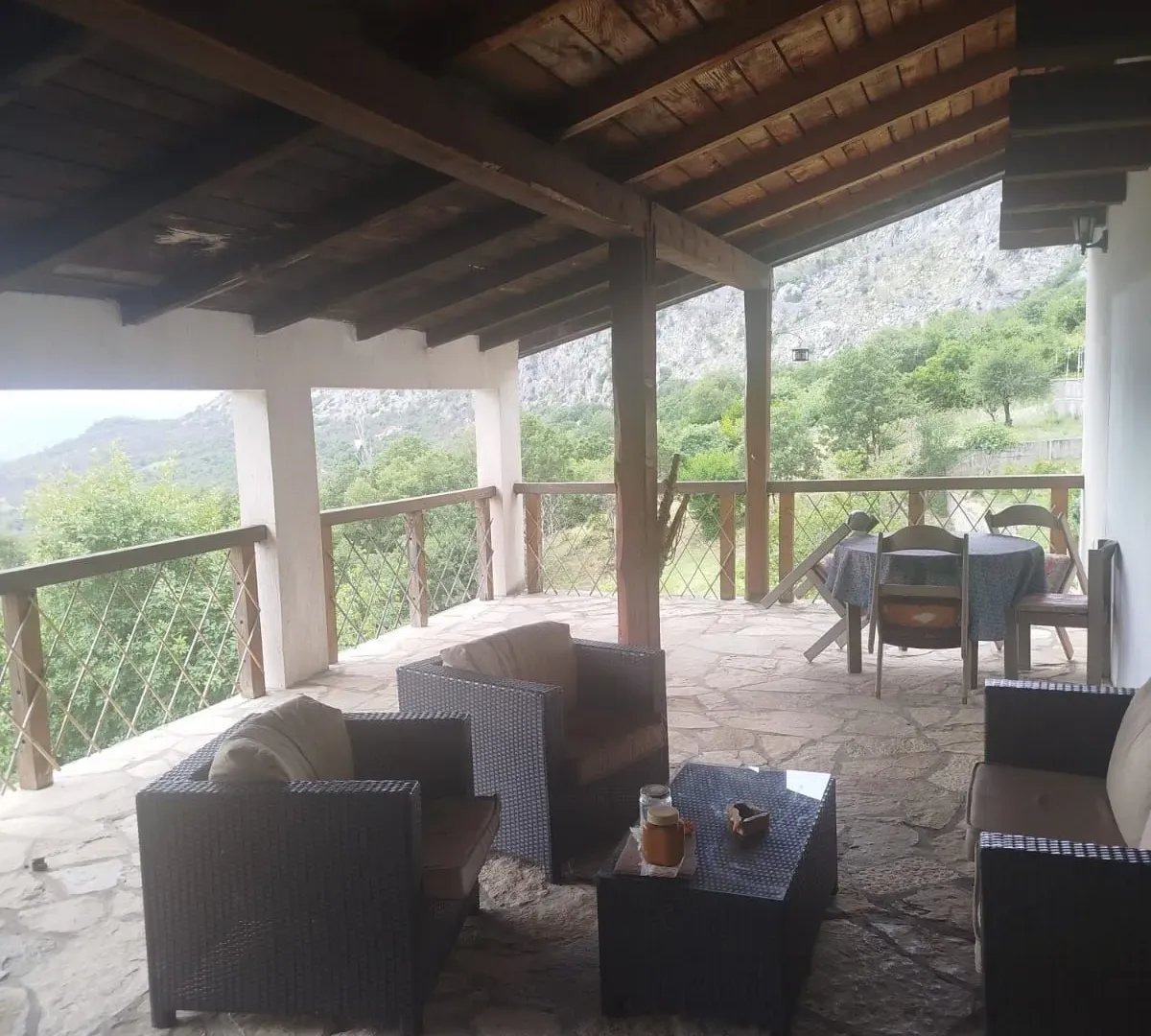 Prodaja, kuća, 165m², Kuči, Podgorica