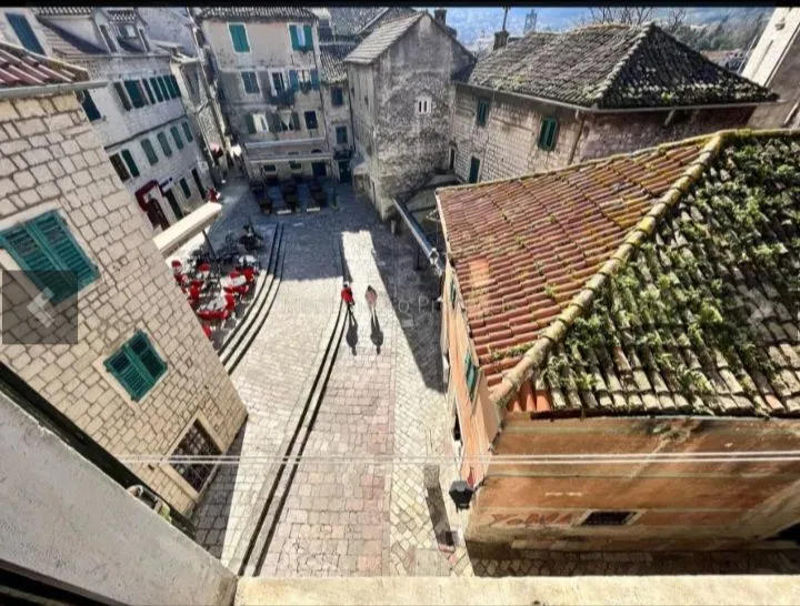 Prodaja, dvosoban stan, 84m², Stari Grad Kotor, Kotor