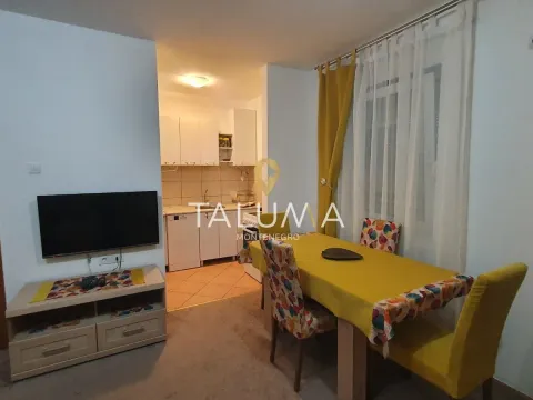 Izdavanje, dvosoban stan, 63m², Blok 9, Podgorica - image 2