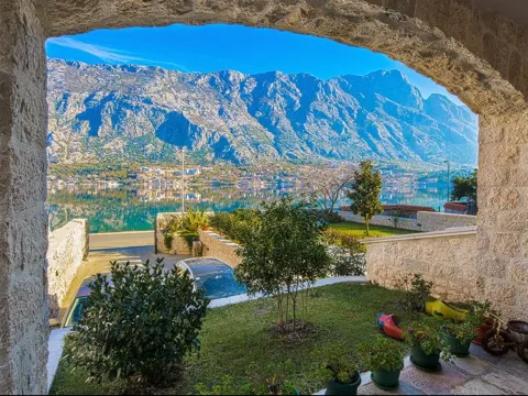 Sale, house, 650m², Prčanj, Kotor - image 3