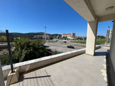 Izdavanje, dvosoban stan, 83m², Bar, Crna Gora - image 11