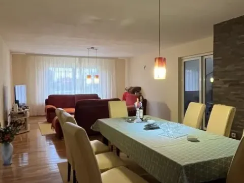 Prodaja, kuća, 240m², Kraljevo, Srbija - image 4