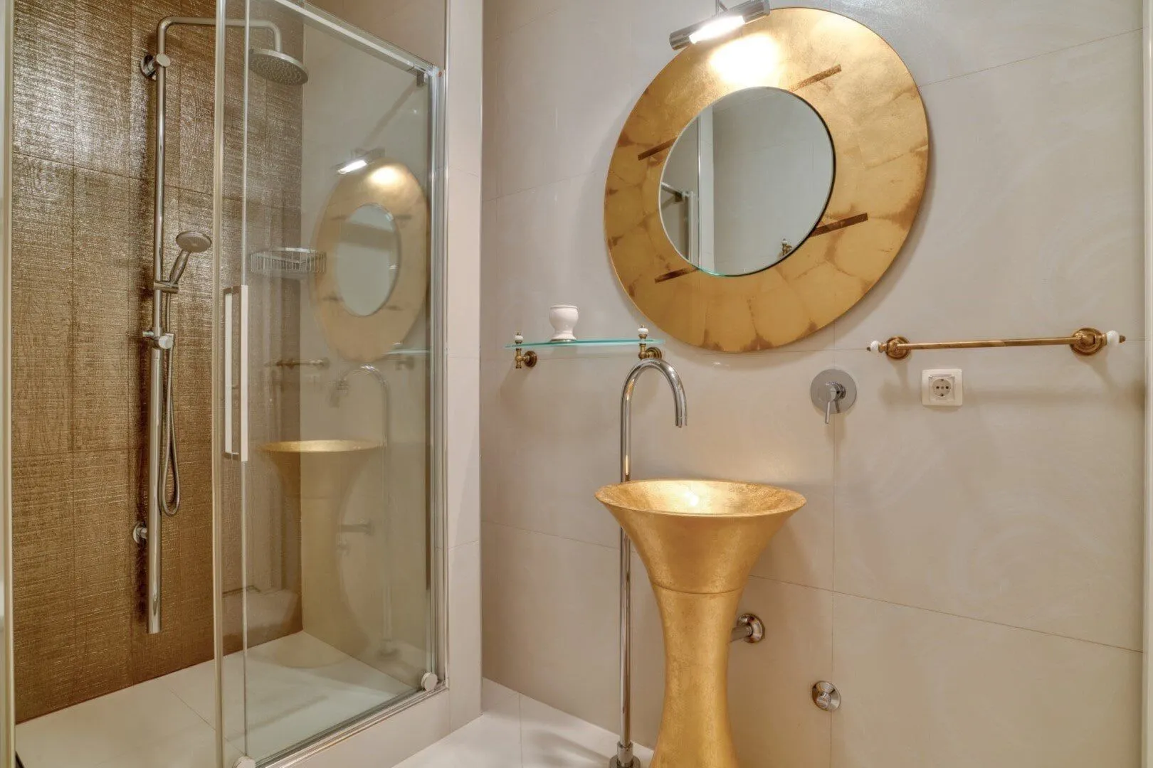 Sale, three bedroom apartment, 199m², Bečići, Budva