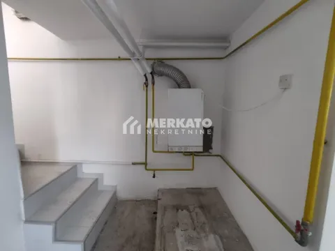 Prodaja, kuća, 222m², Centar, Zrenjanin - image 9