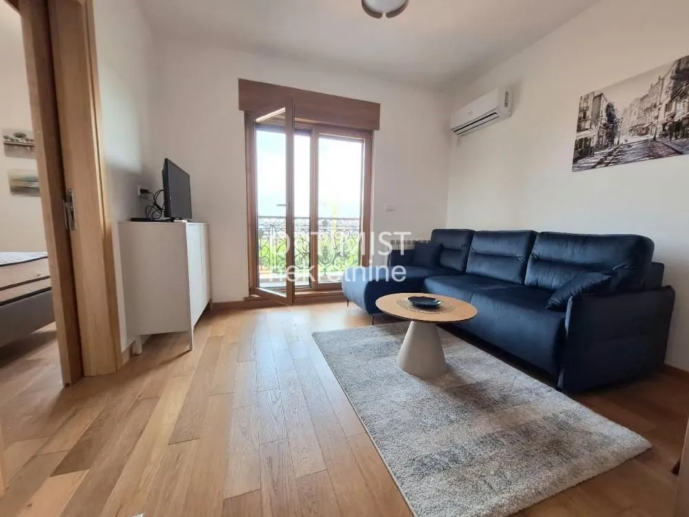 Rent, two bedroom apartment, 34m², Voždovac Sve Podlokacije, Beograd