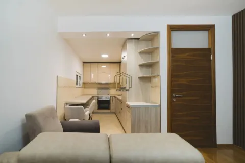 Izdavanje, dvosoban stan, 62m², Momišići, Podgorica - image 4