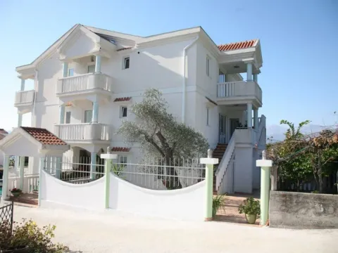 Prodaja, kuća, 570m², Tivat, Crna Gora - image 8