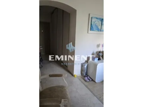 Izdavanje, trosoban stan, 73m², Slavija, Vračar Sve Podlokacije - image 4