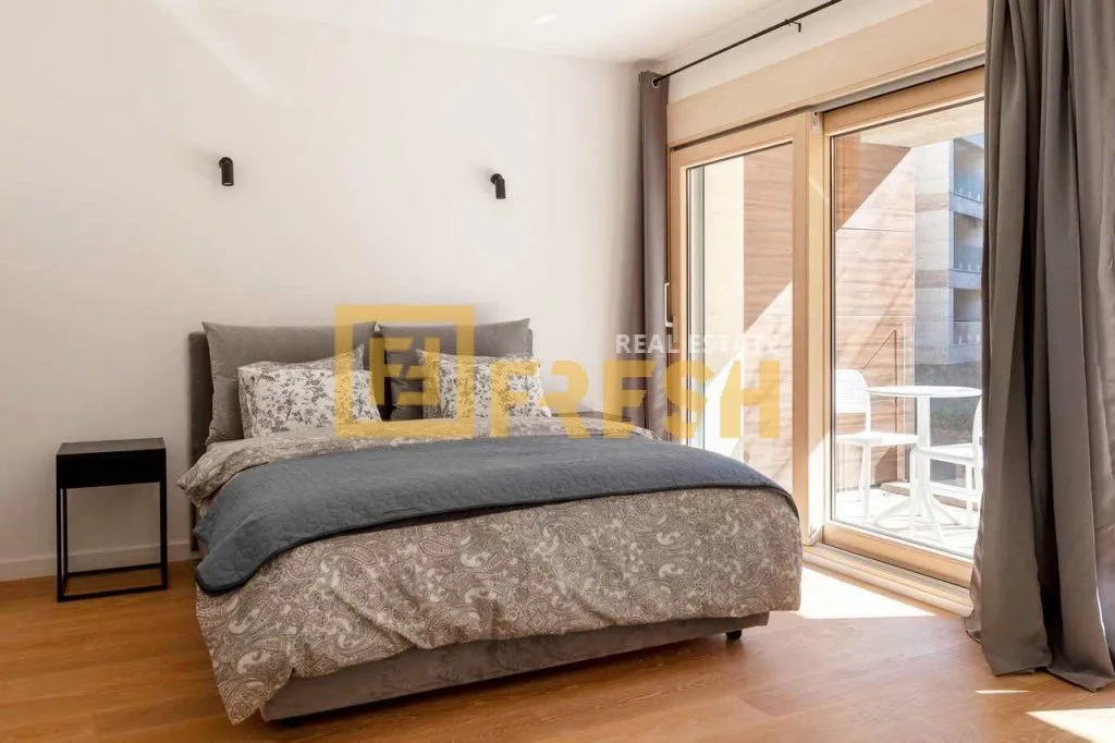 Prodaja, četvorosoban stan, 253m², Kotor, Crna Gora