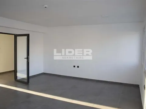 Rent, office space, 1450m², Karaburma, Palilula Sve Podlokacije - image 7