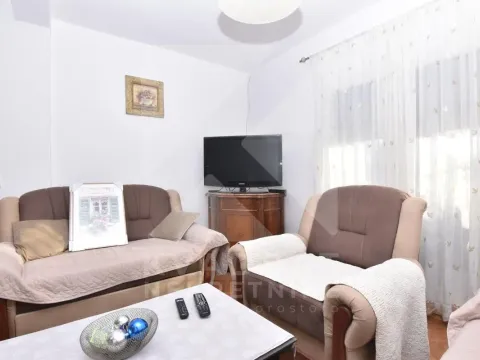 Izdavanje, dvosoban stan, 90m², Dalmatinska ulica, Podgorica - image 2