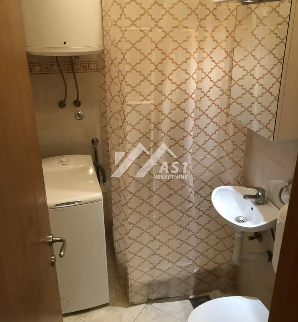 Izdavanje, jednosoban stan, 23m², Grbavica, Novi Sad Sve Podlokacije