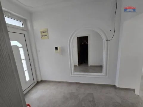 Izdavanje, poslovni prostor, 110m², Centar, Inđija - image 14