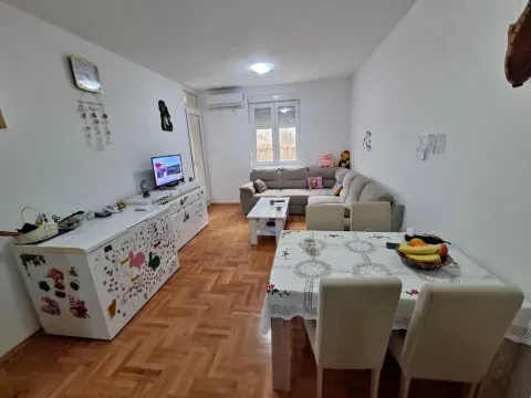 Prodaja, dvosoban stan, 67m², Centar, Budva - image 1