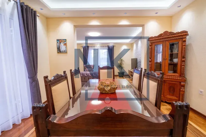 Prodaja, trosoban stan, 128m², Stari Aerodrom, Podgorica