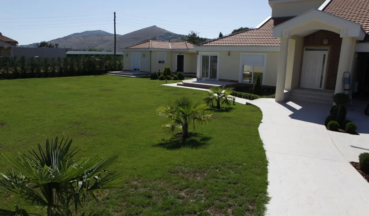 Rent, house, 250m², Donji Kokoti, Podgorica