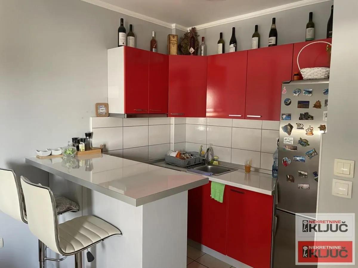 Izdavanje, jednosoban stan, 39m², Bulevar patrijarha Pavla, Novi Sad Sve Podlokacije