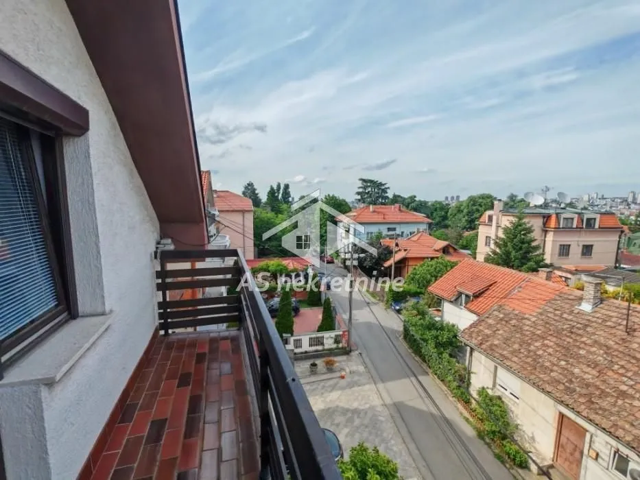 Izdavanje, kuća, 360m², Voždovac Sve Podlokacije, Beograd