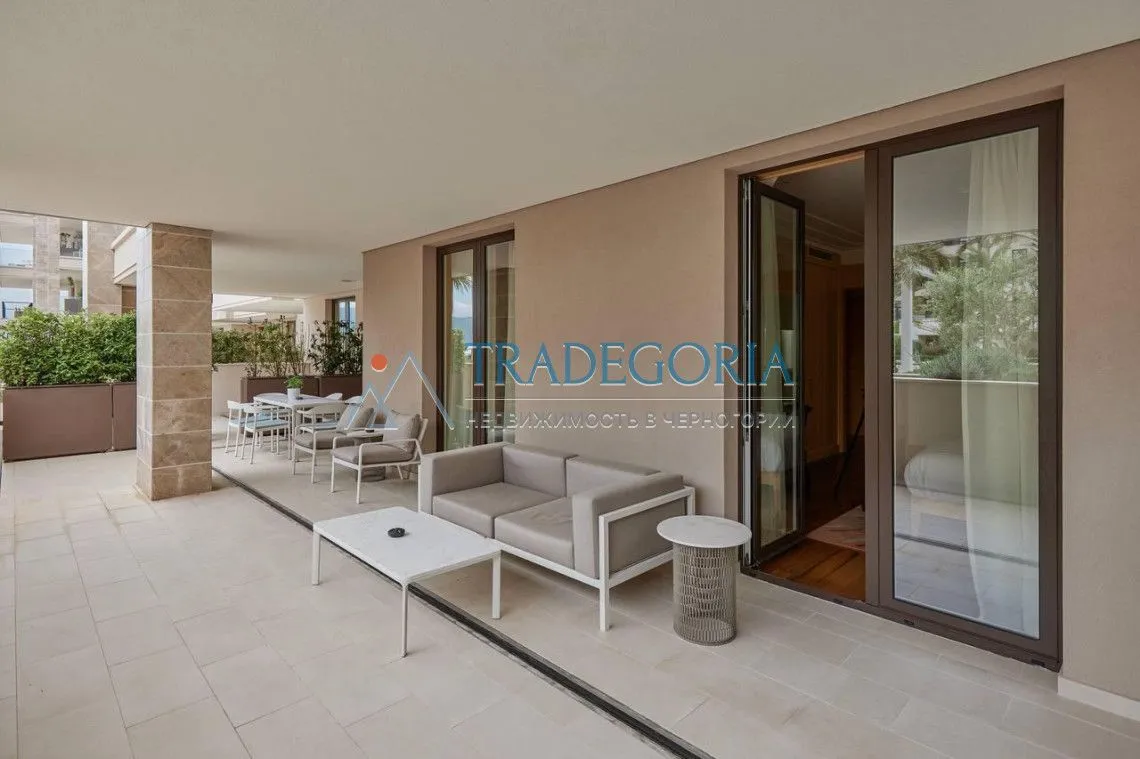 Prodaja, trosoban stan, 192m², Tivat, Crna Gora