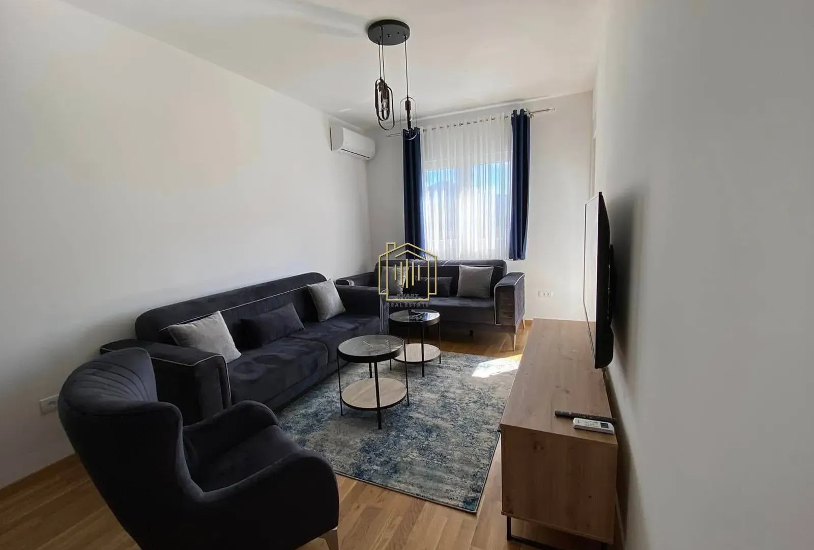 Izdavanje, jednosoban stan, 42m², Stari Aerodrom, Podgorica