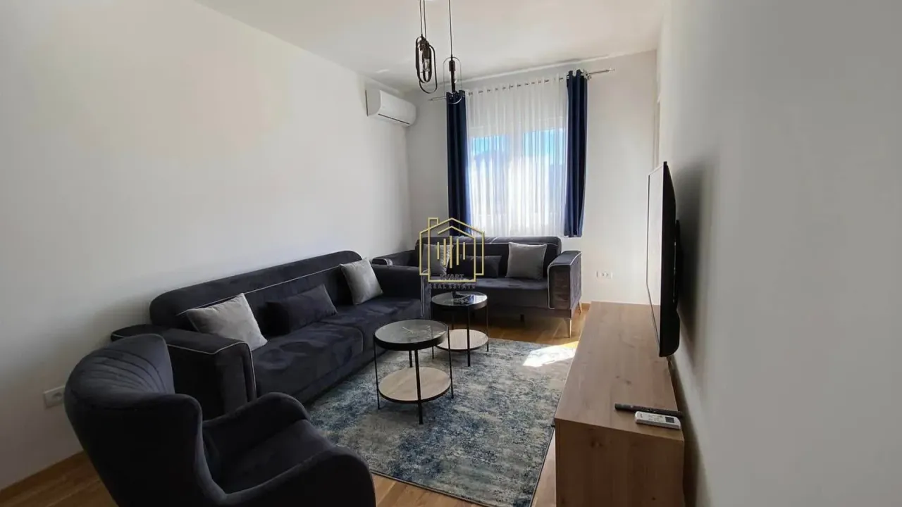 Izdavanje, jednosoban stan, 42m², Stari Aerodrom, Podgorica